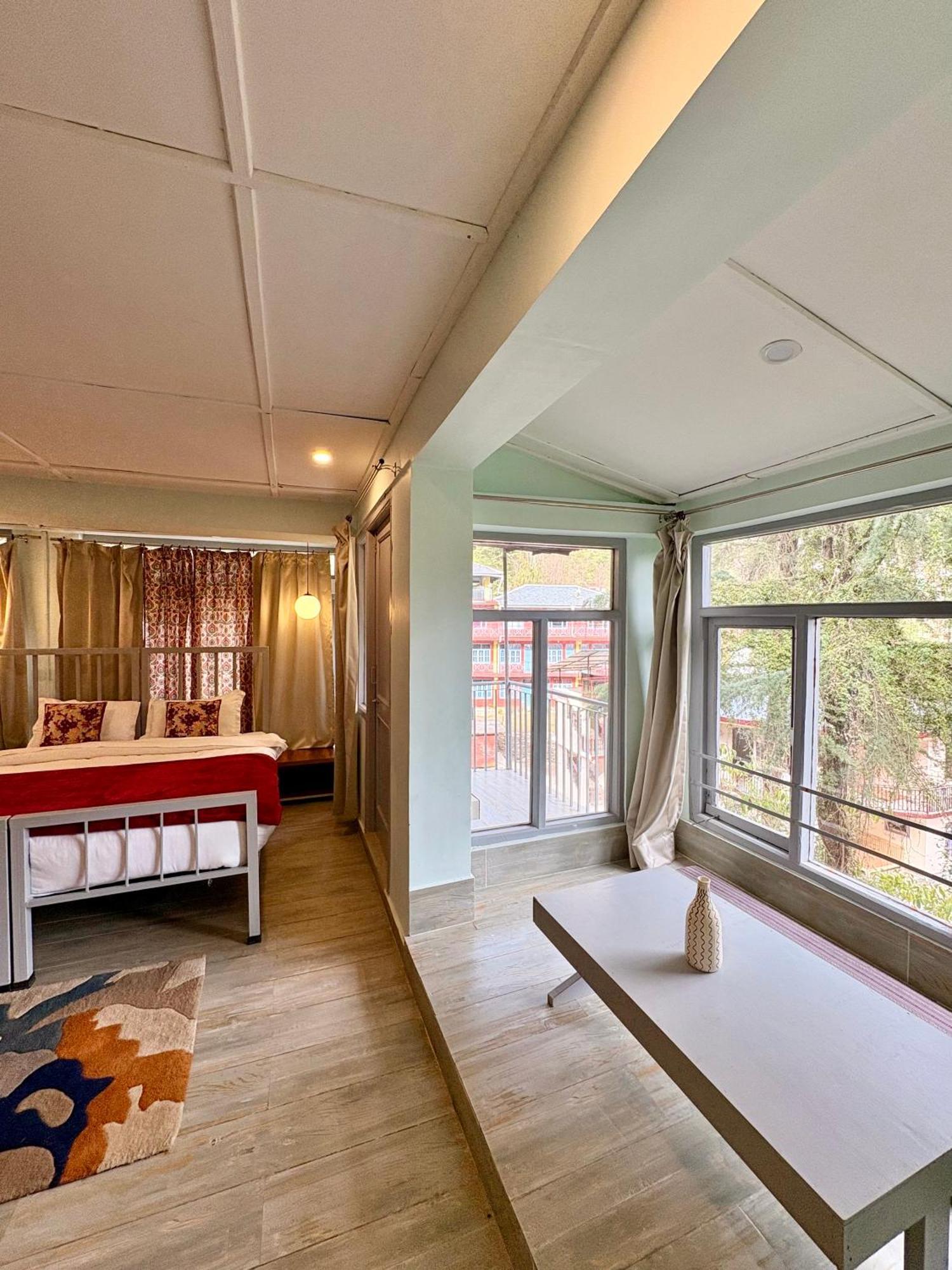 Eevolve Dharamkot - An Eco Hostel McLeod Ganj Exterior foto
